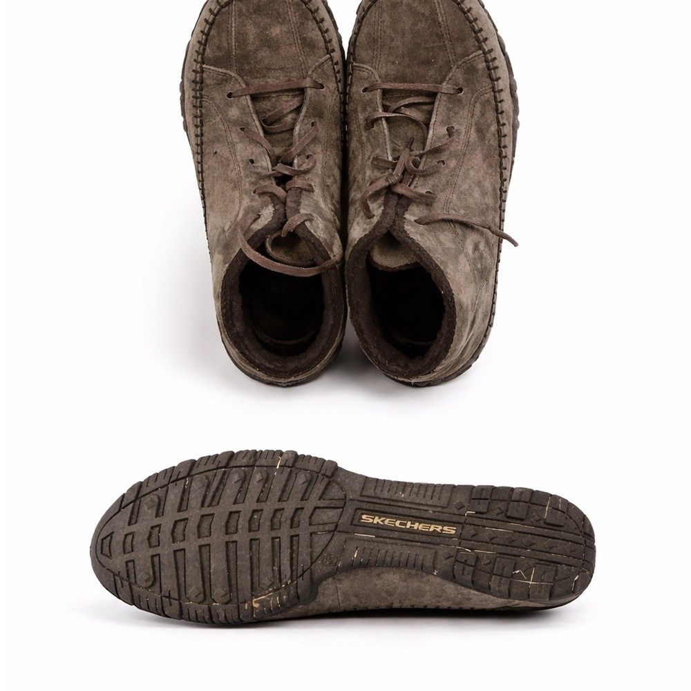 Skechers Suede Leather Chukka Memory Foam Fit Boots size 9 GUC - Picture 1 of 2